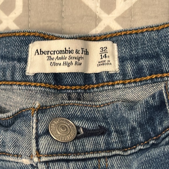 Abercrombie & Fitch Jeans - Picture 3 of 5